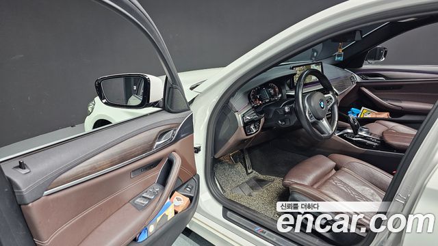 BMW 5 Series (G30) 523d M Sport 2021 — фото 13