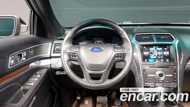 Ford Explorer 2.3 Limited 4WD 5th 2017 — фото 13