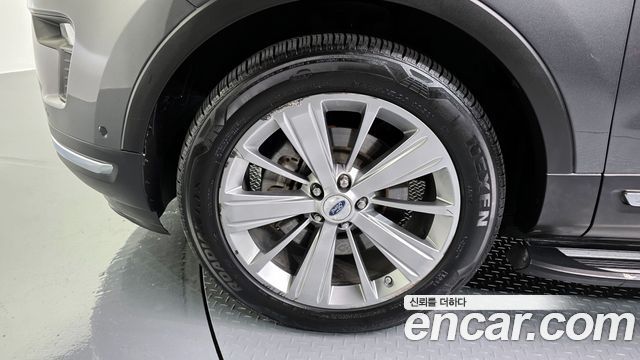 Ford Explorer 3.5 Limited 4WD 5th 2018 — фото 5