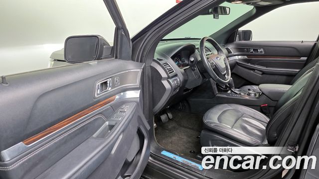Ford Explorer 3.5 Limited 4WD 5th 2018 — фото 10