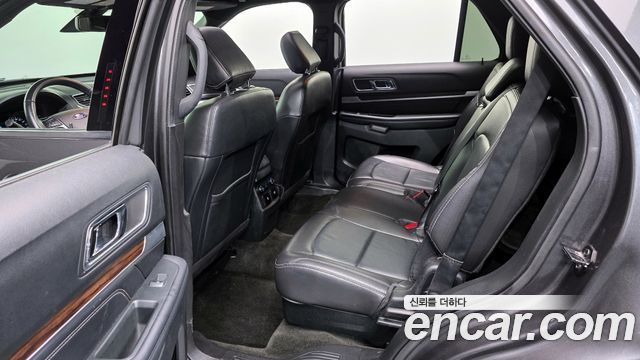 Ford Explorer 3.5 Limited 4WD 5th 2018 — фото 12