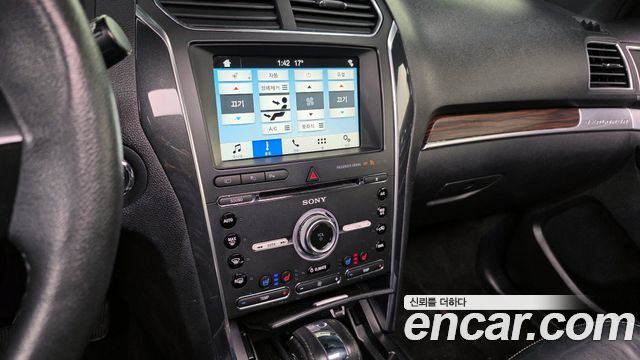 Ford Explorer 3.5 Limited 4WD 5th 2018 — фото 15