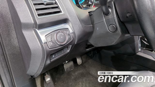 Ford Explorer 3.5 Limited 4WD 5th 2018 — фото 17