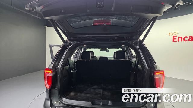 Ford Explorer 3.5 Limited 4WD 5th 2018 — фото 20
