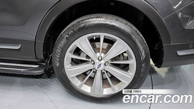Ford Explorer 3.5 Limited 4WD 5th 2018 — фото 21