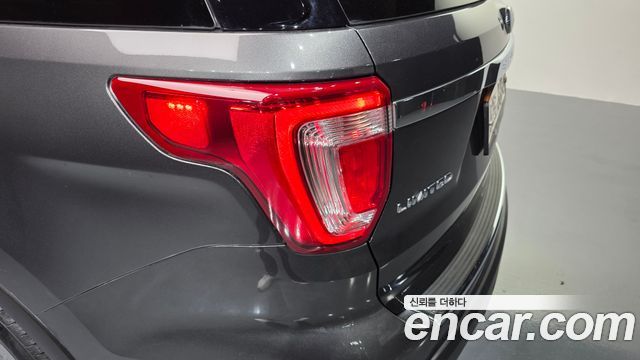 Ford Explorer 3.5 Limited 4WD 5th 2018 — фото 23