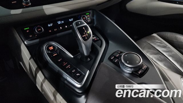 BMW i8 Coupe 2015 — фото 9