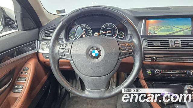 BMW 5 Series (F10) 520d xDrive M Aero Dynamic 2016 — фото 12