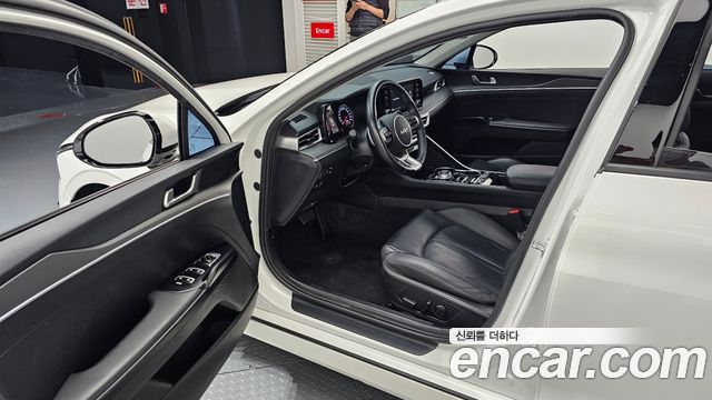 Kia K5 (III) 2.0 Prestige 2023 — фото 10