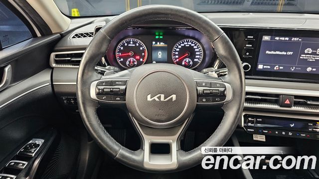 Kia K5 (III) 2.0 Prestige 2023 — фото 13