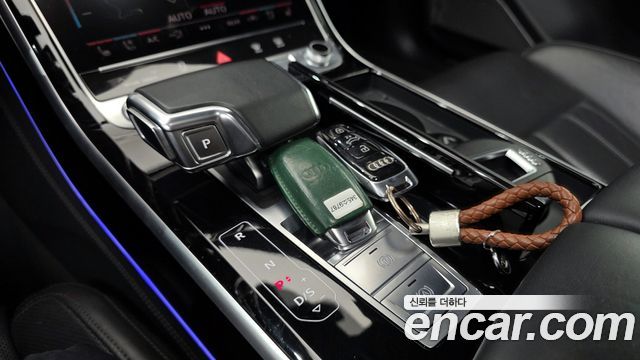 Audi A8 (D5) 55 TFSI Quattro LWB 2020 — фото 9