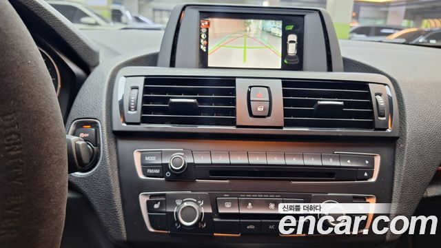 BMW 1 Series (F20) 118d Sport 5Door 2015 — фото 18