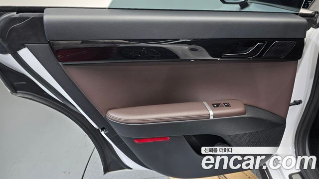 Hyundai Grandeur (GN7) 3.5 LPG 2WD Premium 2023 — фото 31