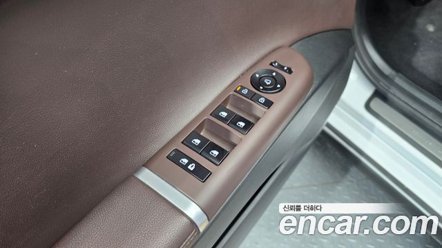 Hyundai Grandeur (GN7) 3.5 LPG 2WD Premium 2023 — фото 34
