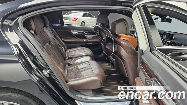 BMW 7 Series (G11) 730Ld xDrive 2016 — фото 11