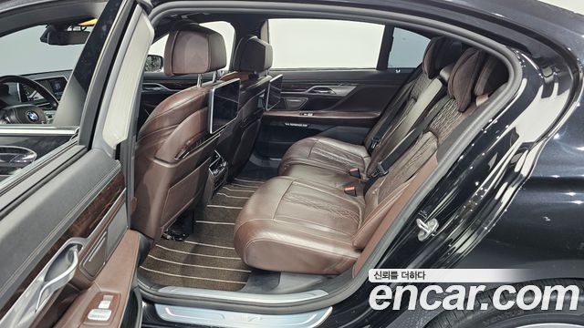 BMW 7 Series (G11) 730Ld xDrive 2016 — фото 12