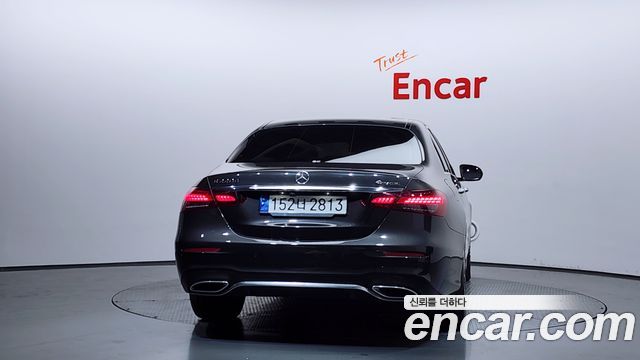 Mercedes-Benz E-Class (W213) E220d 4MATIC AMG Line 2021 — фото 4