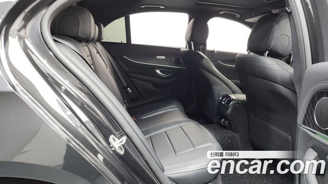 Mercedes-Benz E-Class (W213) E220d 4MATIC AMG Line 2021 — фото 15