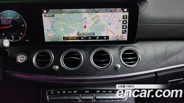 Mercedes-Benz E-Class (W213) E220d 4MATIC AMG Line 2021 — фото 17