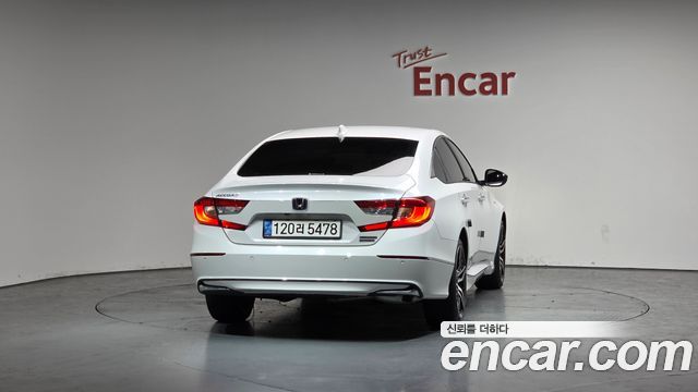Honda Accord (X) 2.0 Hybrid Touring 2022 — фото 4