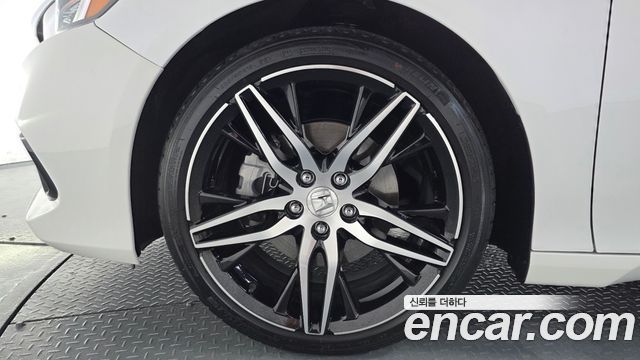 Honda Accord (X) 2.0 Hybrid Touring 2022 — фото 5