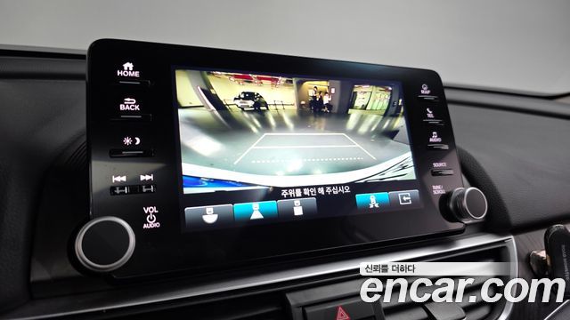 Honda Accord (X) 2.0 Hybrid Touring 2022 — фото 15