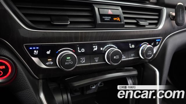 Honda Accord (X) 2.0 Hybrid Touring 2022 — фото 16