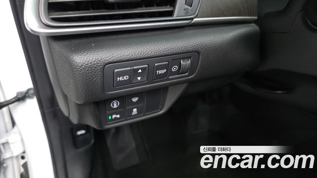 Honda Accord (X) 2.0 Hybrid Touring 2022 — фото 32
