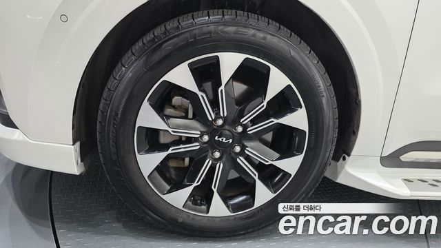 Kia Carnival (IV) Diesel 9-Seater Hi-Limousine Signature 2023 — фото 5