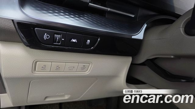 Kia Carnival (IV) Diesel 9-Seater Hi-Limousine Signature 2023 — фото 16