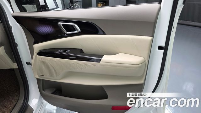 Kia Carnival (IV) Diesel 9-Seater Hi-Limousine Signature 2023 — фото 24