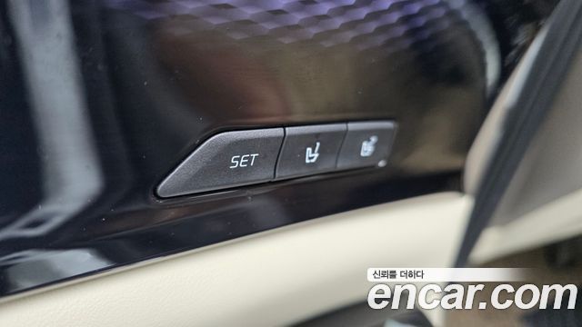 Kia Carnival (IV) Diesel 9-Seater Hi-Limousine Signature 2023 — фото 27