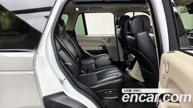 Land Rover Range Rover (IV) 4.4 SDV8 Vogue SE DIESEL 2014 — фото 12