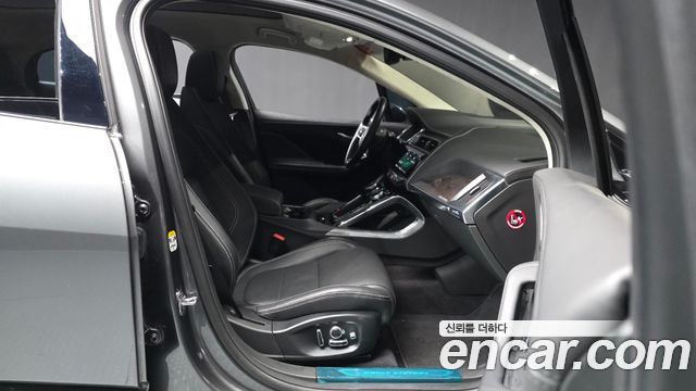Jaguar I-PACE EV400 First Edition 2019 — фото 11
