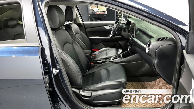 Kia K3 (II) 1.6 Prestige 2022 — фото 11