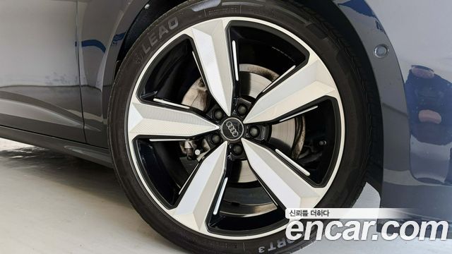 Audi A6 (C8) 40 TDI Quattro Premium 2022 — фото 16