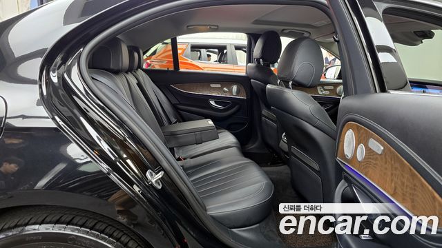Mercedes-Benz E-Class (W213) E300 4MATIC Exclusive 2020 — фото 12