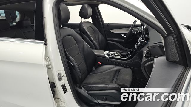 Mercedes-Benz GLC-Class (X253) GLC300 4MATIC AMG Line 2019 — фото 11