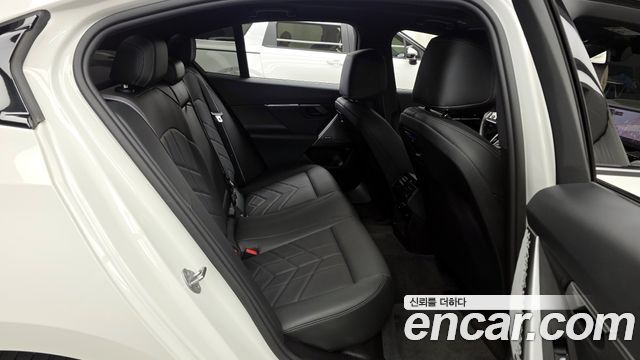 BMW 5 Series (G60) 520i Special Edition 2024 — фото 11