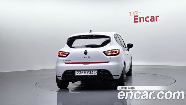 Renault Korea Clio Intens Panoramic 2019 — фото 4