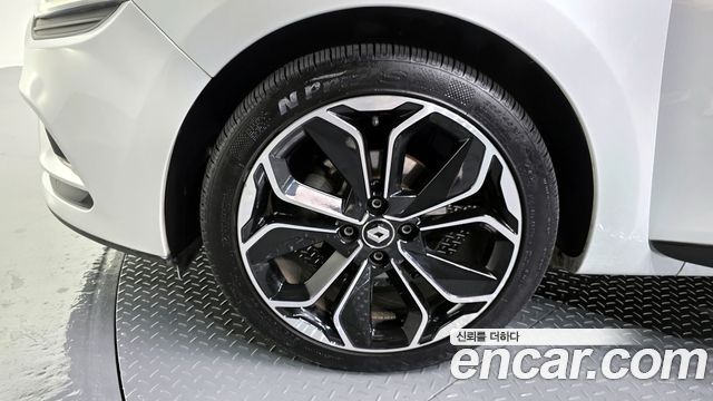Renault Korea Clio Intens Panoramic 2019 — фото 5
