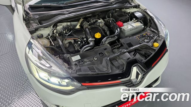 Renault Korea Clio Intens Panoramic 2019 — фото 6