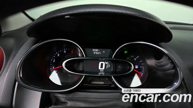 Renault Korea Clio Intens Panoramic 2019 — фото 8
