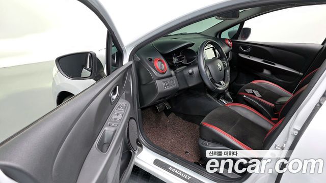 Renault Korea Clio Intens Panoramic 2019 — фото 10