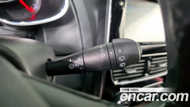 Renault Korea Clio Intens Panoramic 2019 — фото 17