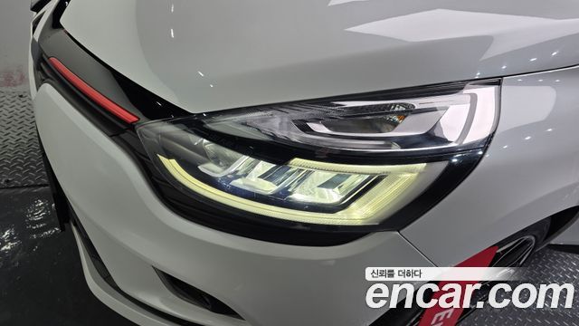 Renault Korea Clio Intens Panoramic 2019 — фото 22