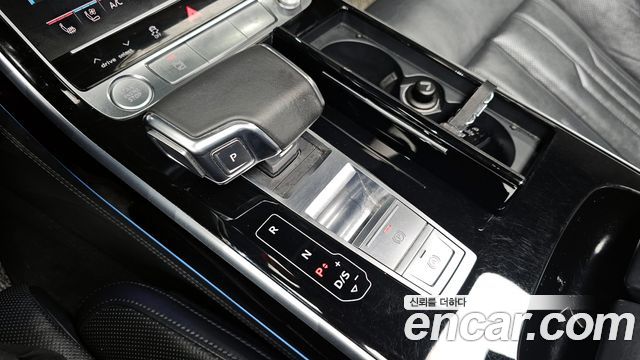 Audi A8 (D5) 55 TFSI Quattro LWB 2020 — фото 9