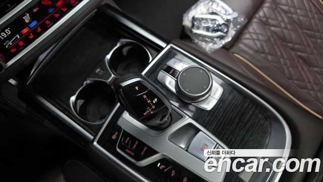 BMW 7 Series (G11) 730Ld xDrive M Sport 2022 — фото 9