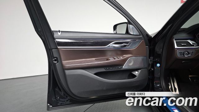 BMW 7 Series (G11) 730Ld xDrive M Sport 2022 — фото 24