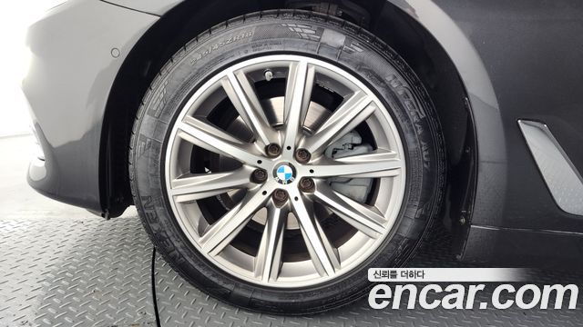 BMW 5 Series (G30) 520i Luxury 2018 — фото 5